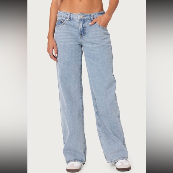 Edikted Raelynn Washed Low Rise Jeans - Picture 2 of 7